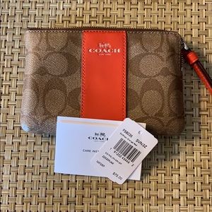 ♥️SALE♥️ COACH Wristlet 🍁Chinese was $45